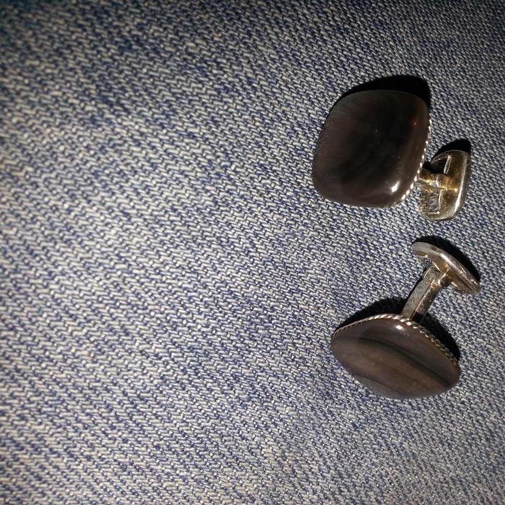 Pair of pure silver black mother of pearl cufflink